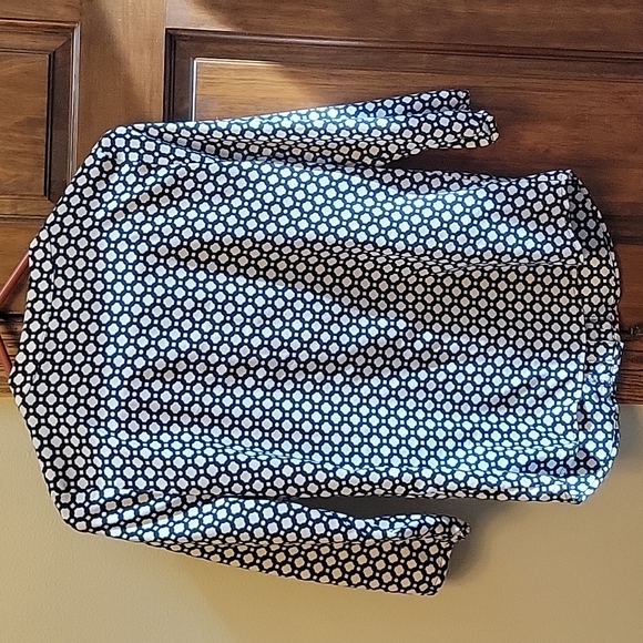 Navy and white patterned blouse size small - Picture 4 of 4